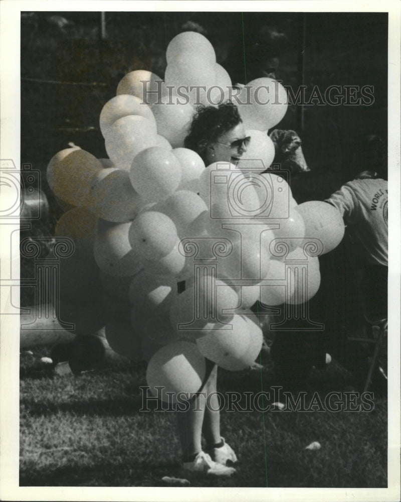 1983 Press Photo Hamilton Hotel Itasca Flag Shaped West - RRW40225 - Historic Images