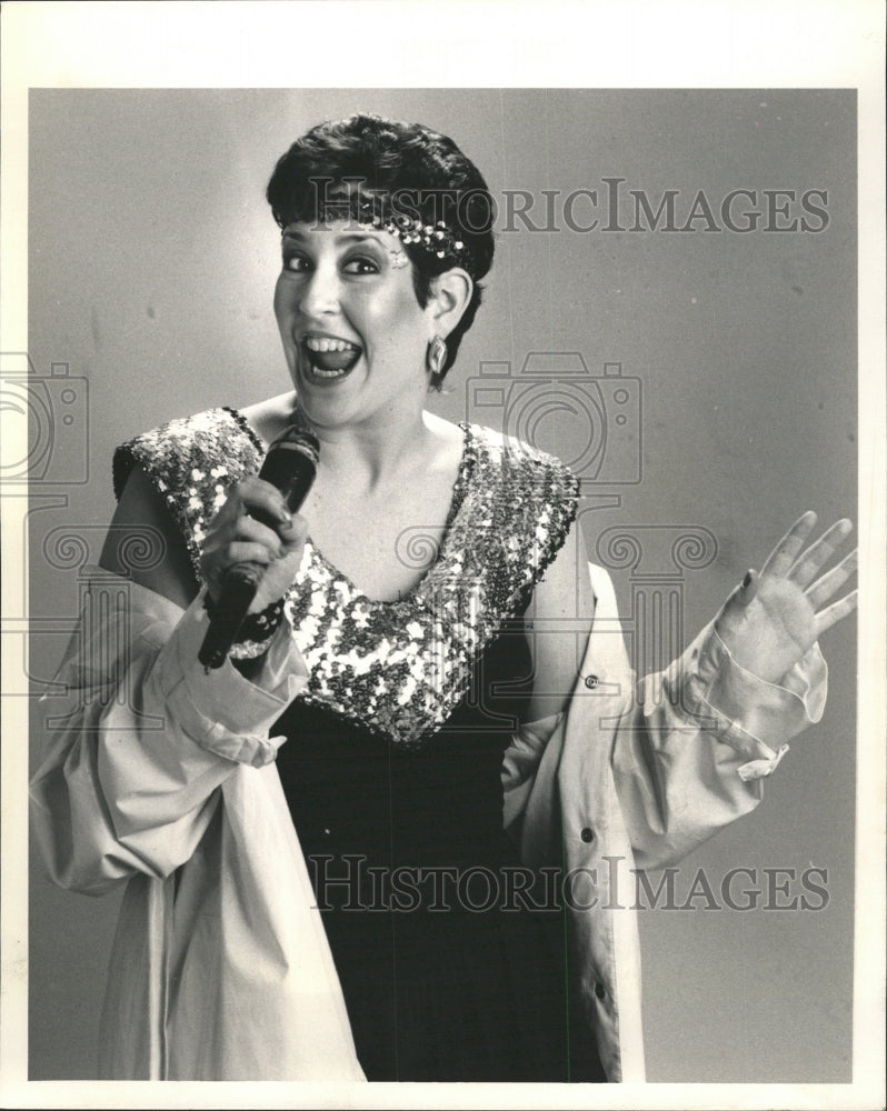 1985 Press Photo Jodi Meyer, Lip-Sync Contest Winner - RRW40237 - Historic Images