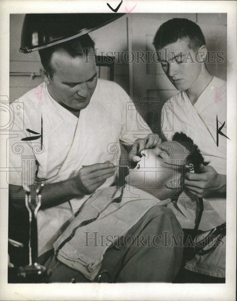 1943 Press Photo The Army Dentist in Job. - RRW40531 - Historic Images