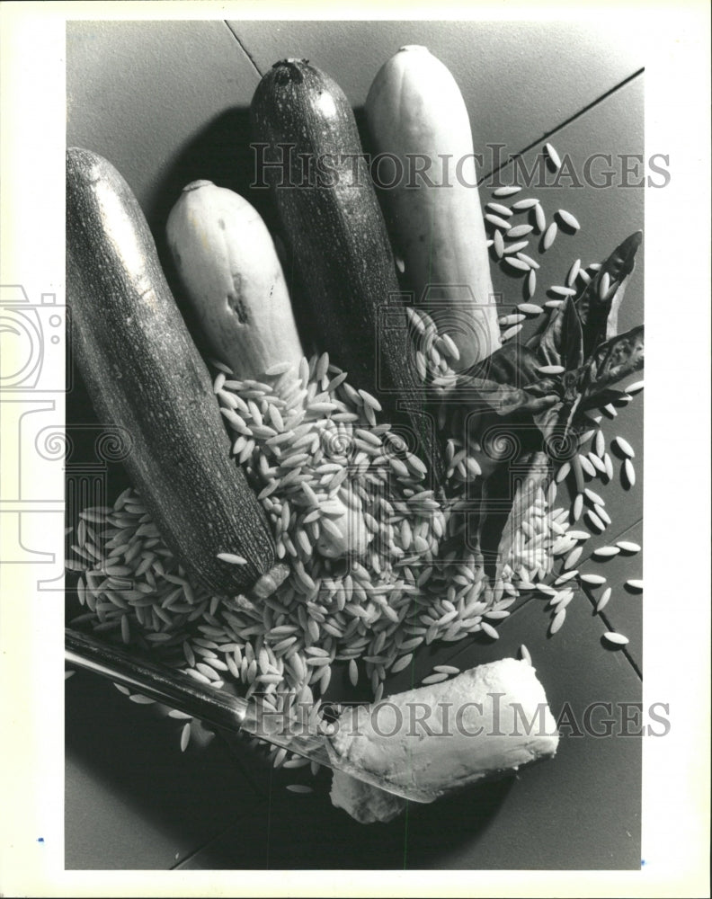 1990 Press Photo Pasta Rice Amond Shaped Orzo Hell Ask - RRW40633 - Historic Images