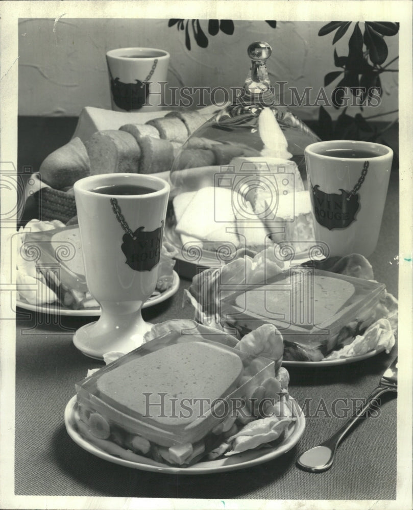 1974 Press Photo Elegance pate wine aspic chesses bread - RRW40891 - Historic Images