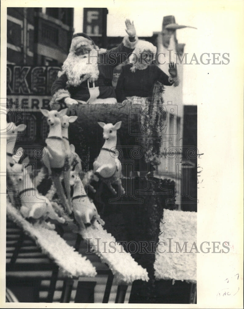 1984 Press Photo South Sides North paarde drizzle - RRW41107 - Historic Images