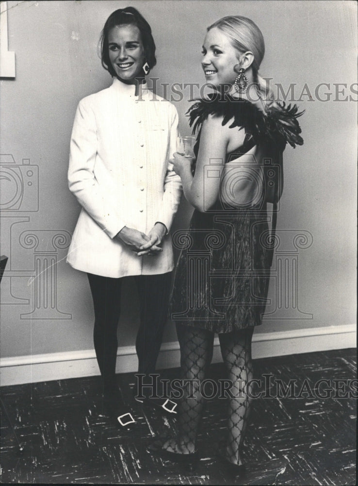 1988 Press Photo Mrs William Wood-price Marshall Party - RRW41131 - Historic Images