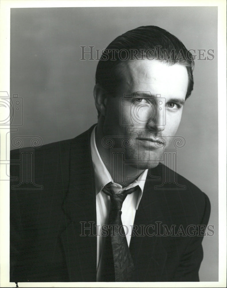 1987 Press Photo Michael Woods Private Eye Actor - RRW41197 - Historic Images