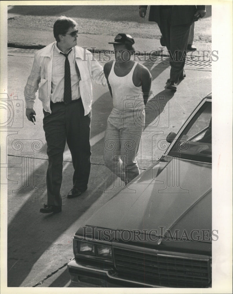 1989 Press Photo Darren Wallace Cook Country Protection - RRW41295 - Historic Images