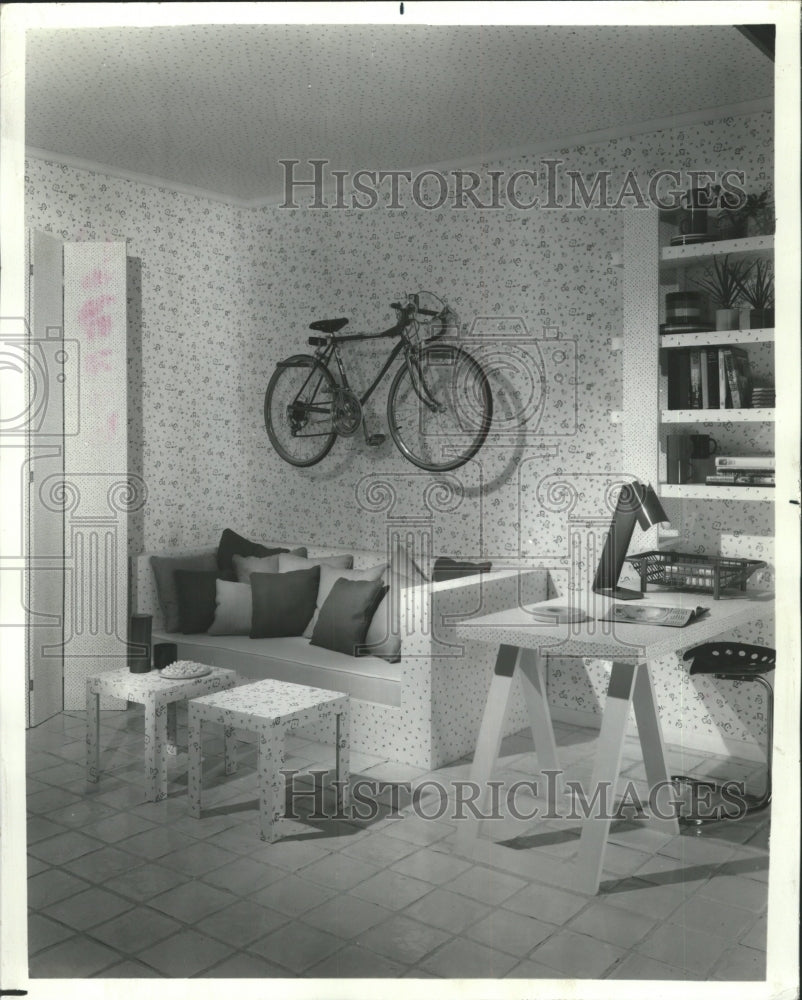1983 Press Photo Wallpaper Home Interior Decoration - RRW41319 - Historic Images