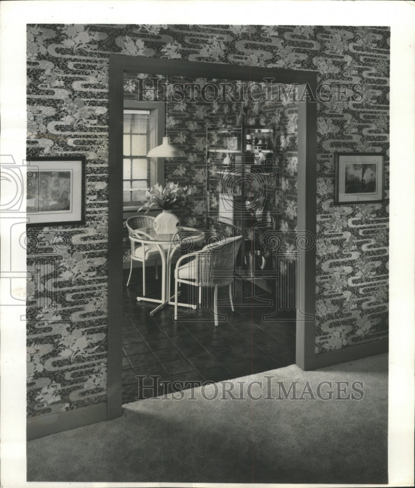 1979 Press Photo Wallpaper Wave floweres Panta Astor - RRW41321 - Historic Images