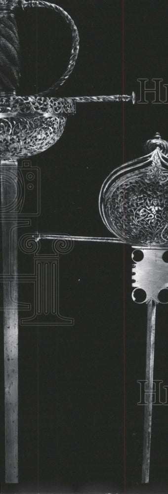 1983 Press Photo George Harding armor Cup hilt rapier - RRW41381 ...