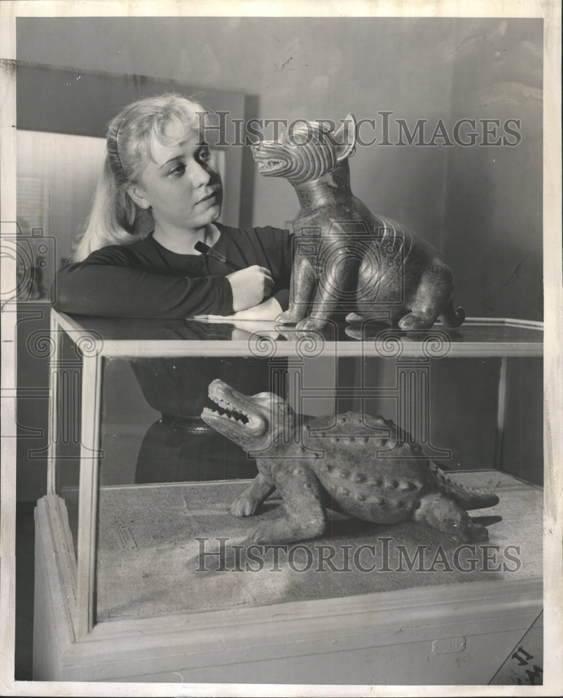 1957 Press Photo Animal Sculpture Art Institute Chi - RRW41401 - Historic Images