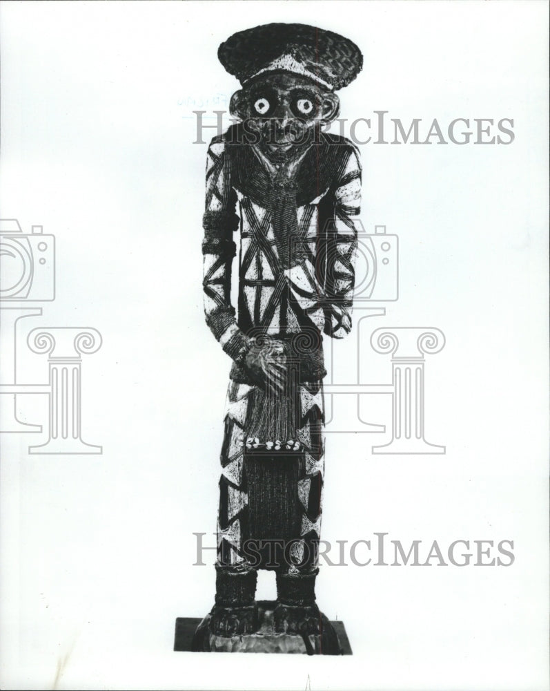 1985 Press Photo Memorial Figure Statue Typical Bamum - RRW41507 - Historic Images