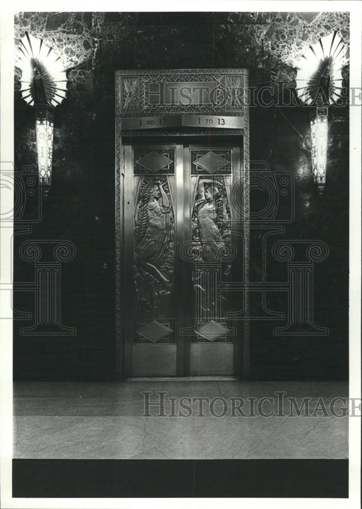 1980 Press Photo La Salle The Elevator Doors Design - RRW41521 - Historic Images