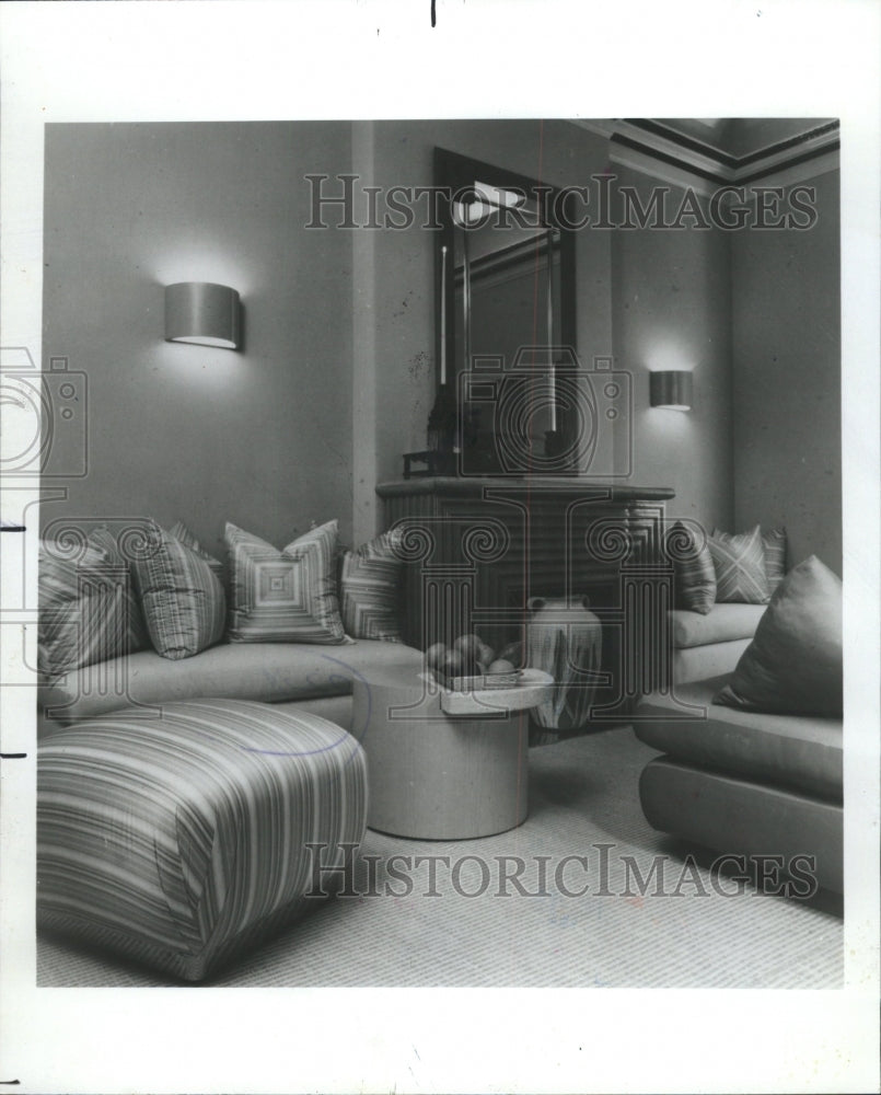 1984 Press Photo Art Deco Room Designer Herman - RRW41527 - Historic Images