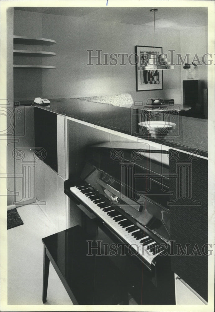 1982 Press Photo Art Deco Apartment - RRW41529 - Historic Images