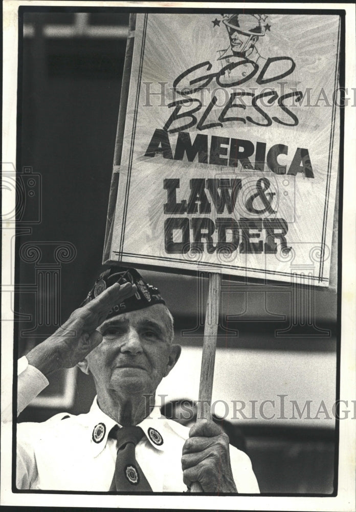 1980 Press Photo What He Cherishes - RRW41621 - Historic Images