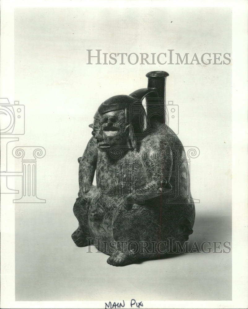 1975 Press Photo Sculptural art of the Chorrera Potter - RRW41709 - Historic Images