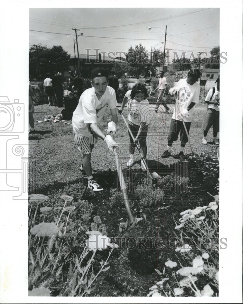 1994 Press Photo AmeriCorps domestic service program - RRW41735 - Historic Images