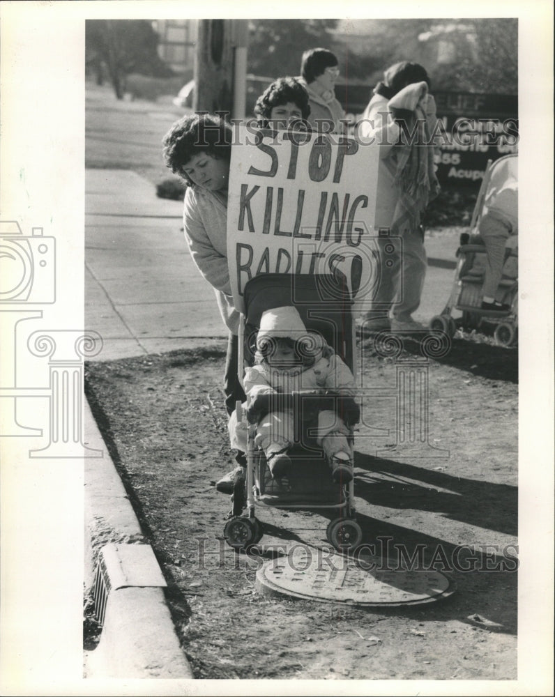 1989 Press Photo Anti-Abortion Demonstration Westmont - RRW41875 - Historic Images