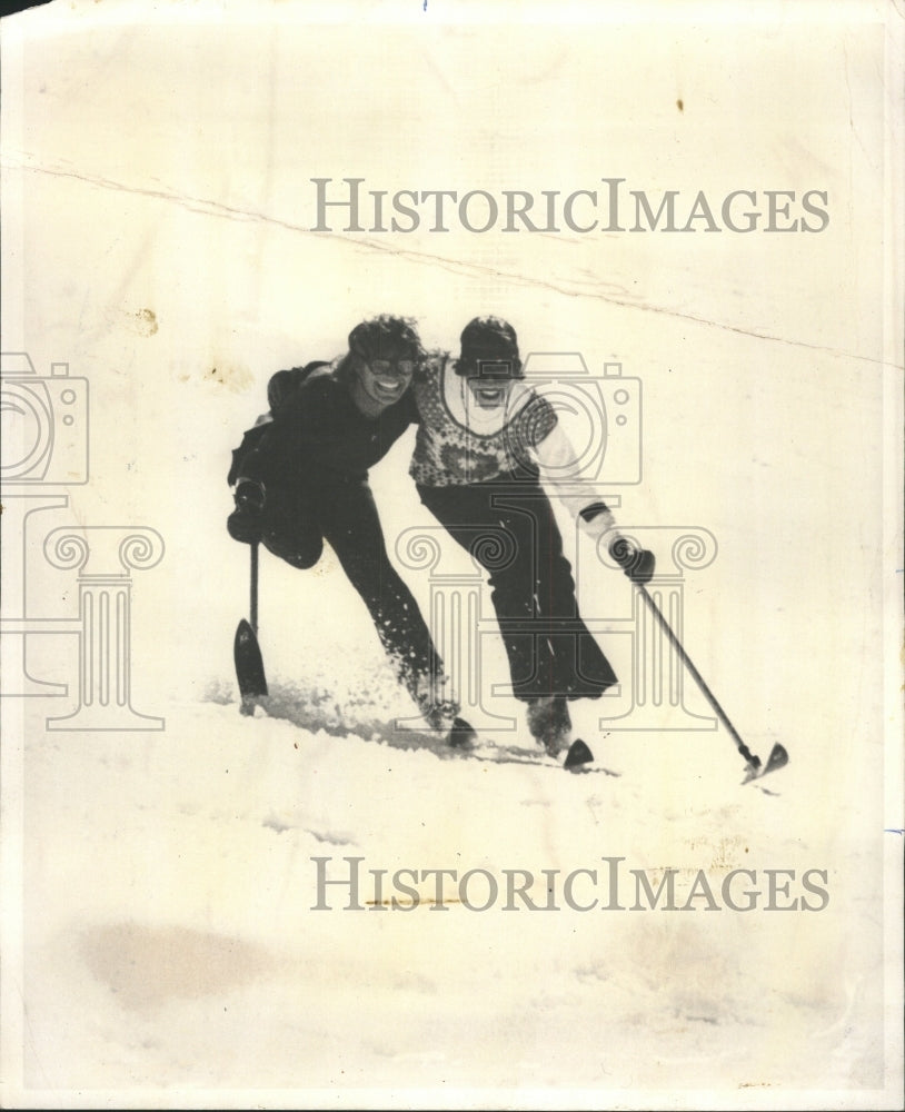 1974 Press Photo Amputees Skiers slopes adapt Winter - RRW42011 - Historic Images