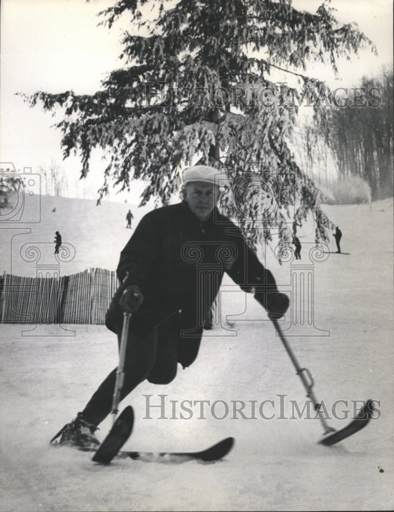 1966 Press Photo Handicapped Skiing - RRW42017 - Historic Images