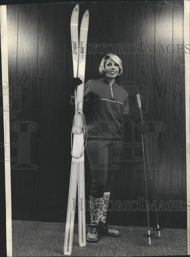 1973 Press Photo Skiing Equipment - RRW42049 - Historic Images