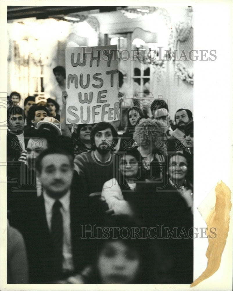 1983 Press Photo Hispanic Protest At Blackstone Hotel - RRW42145 - Historic Images