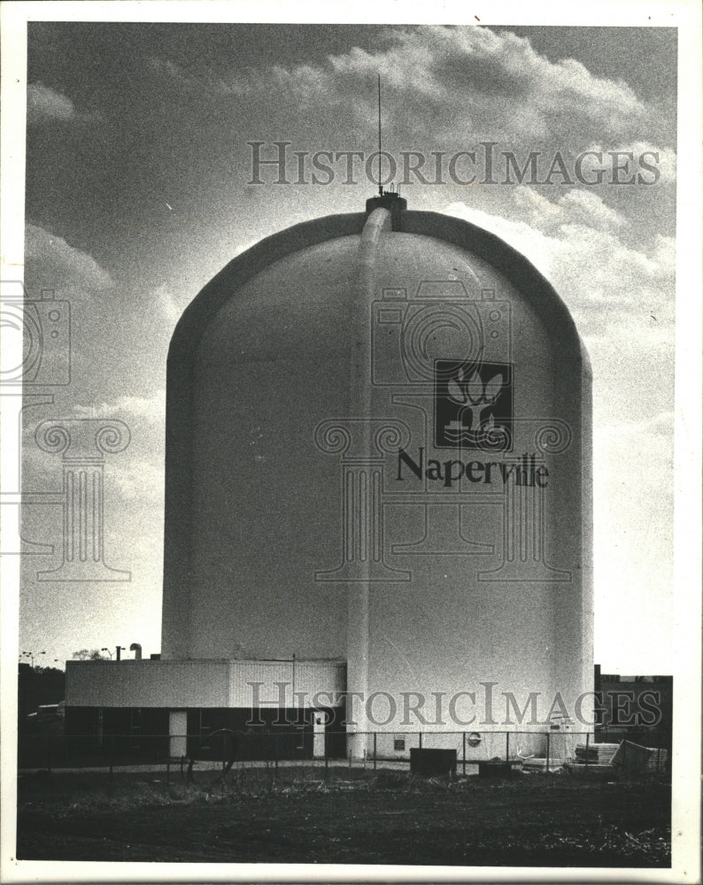 1980 Press Photo Water Tank in Naperville - RRW42283 - Historic Images