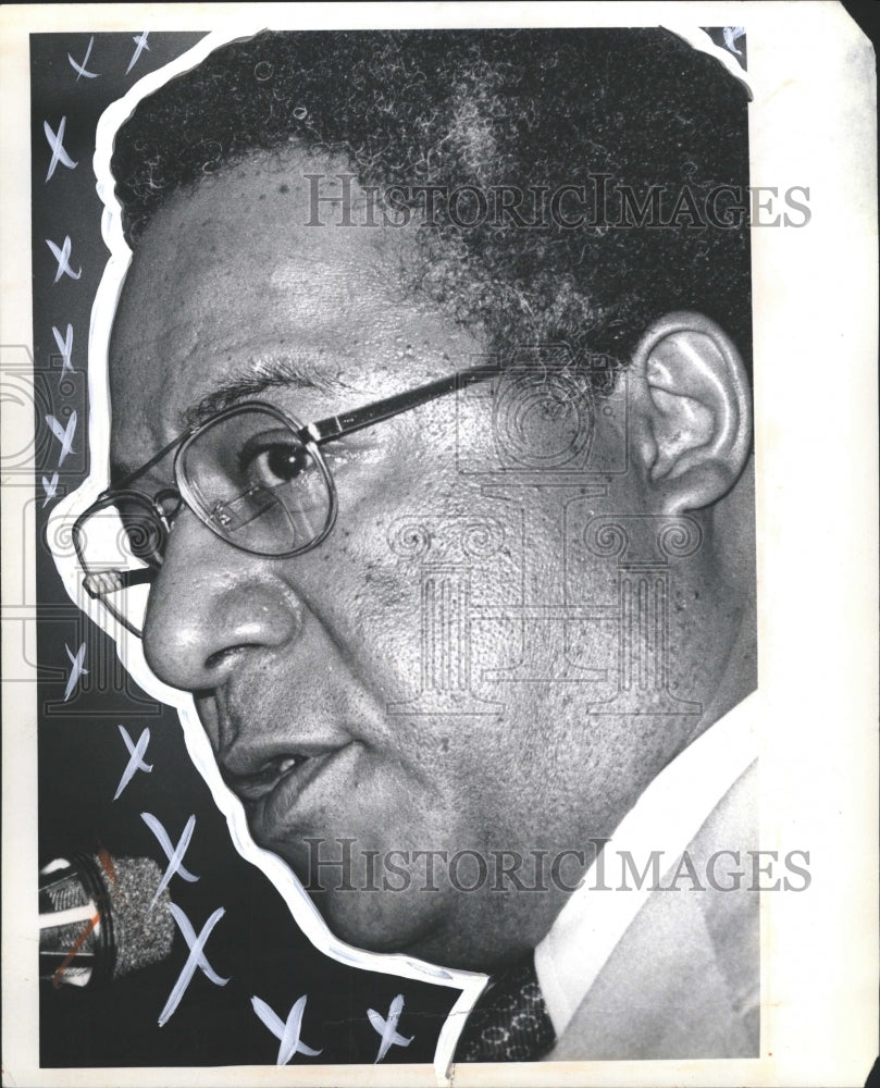 1977 Press Photo Alex Haley - Author - RRW42361 - Historic Images