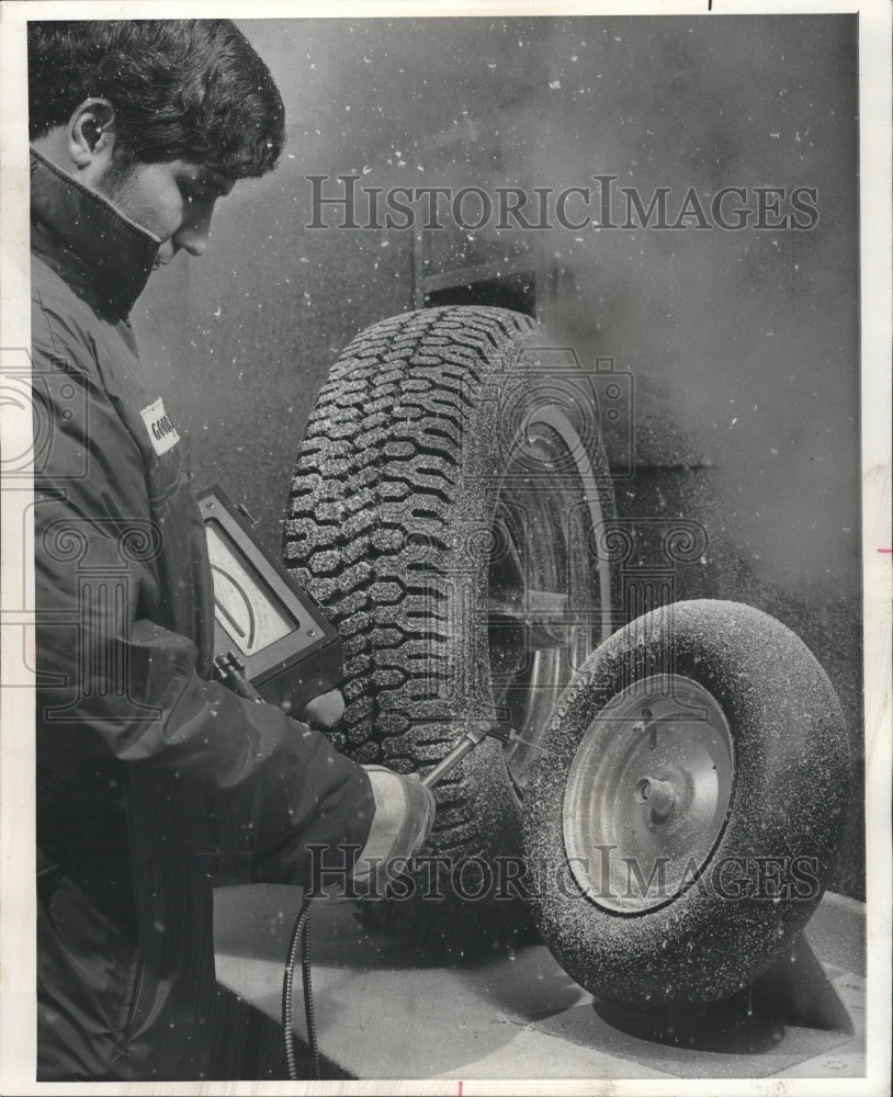 1974 Press Photo Goodyear Tires - RRW42593 - Historic Images