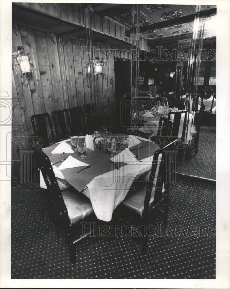 1989 Press Photo TIENTSIN RESTAURANT DINNING AREA - RRW42679 - Historic Images