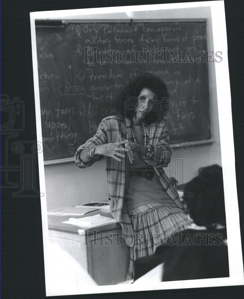 1988 Press Photo Linda Murray (Teacher) - RRW42781 - Historic Images