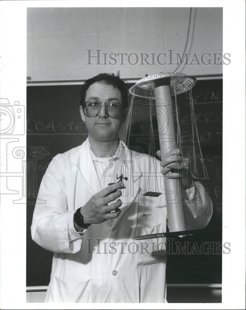 1994 Press Photo Nathan Unterman (Teacher) - RRW42799 - Historic Images