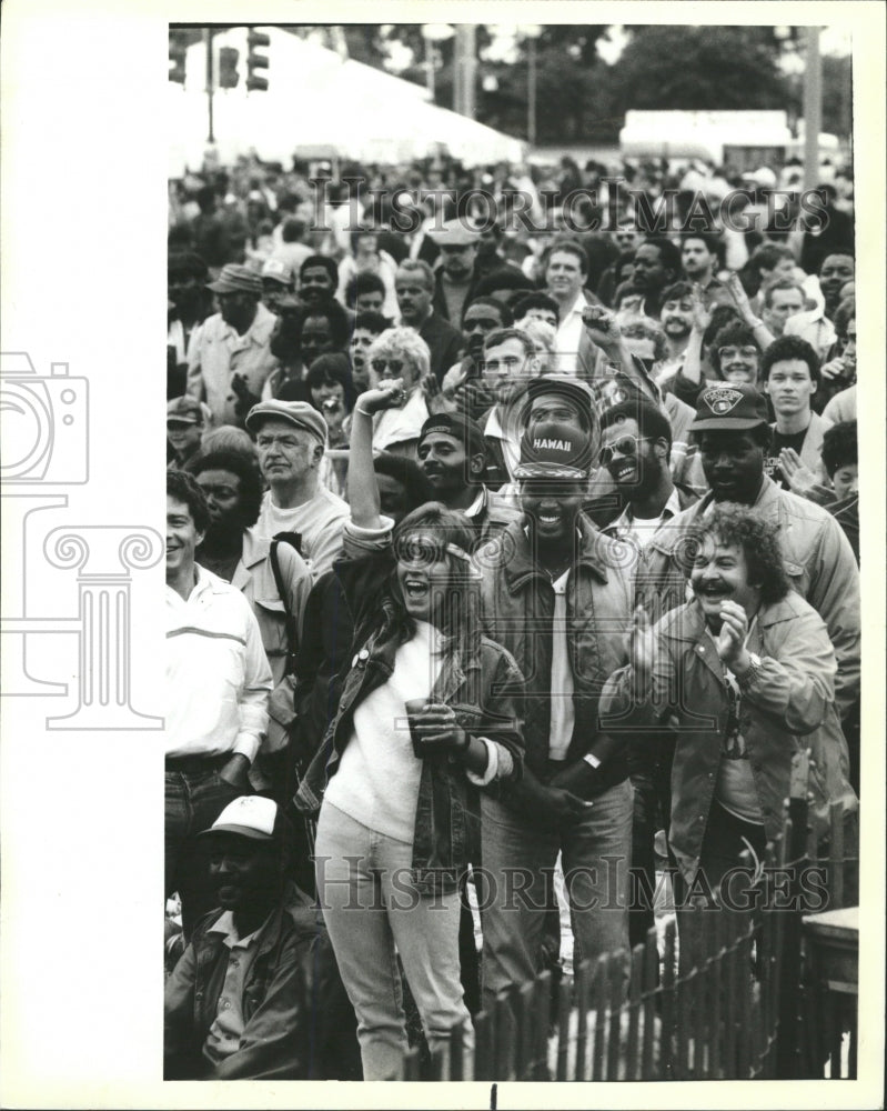 1986 Press Photo Chicago applaud food festival blues - RRW42857 - Historic Images