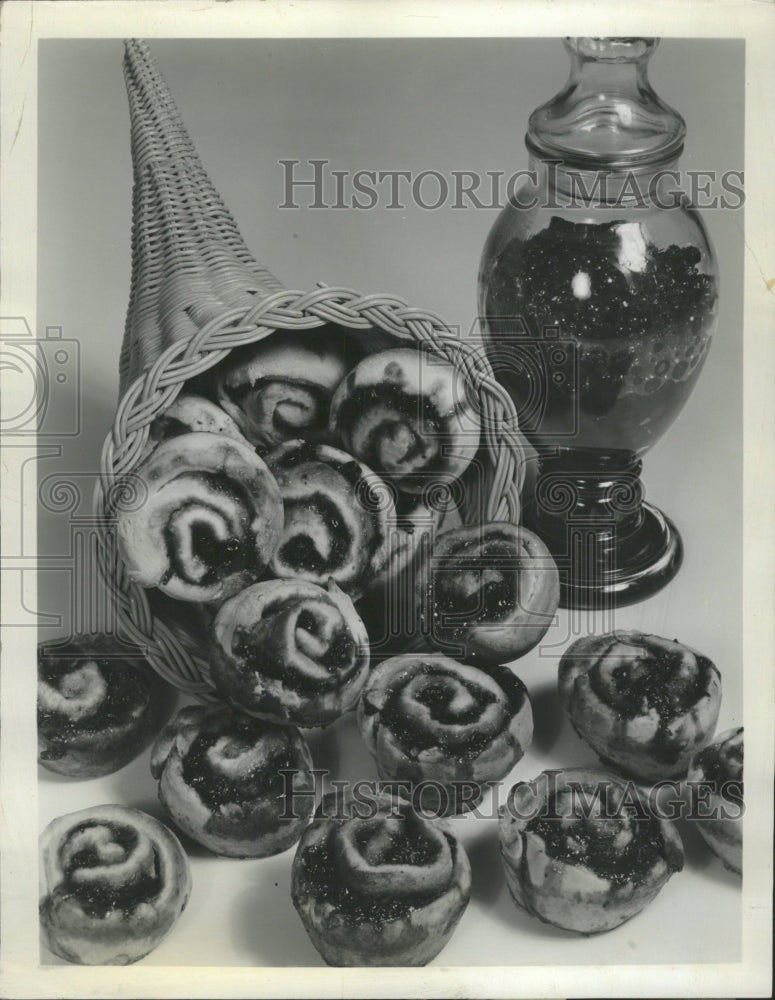 1971 Press Photo Blueberry Pin Wheel Muffins - RRW42919 - Historic Images