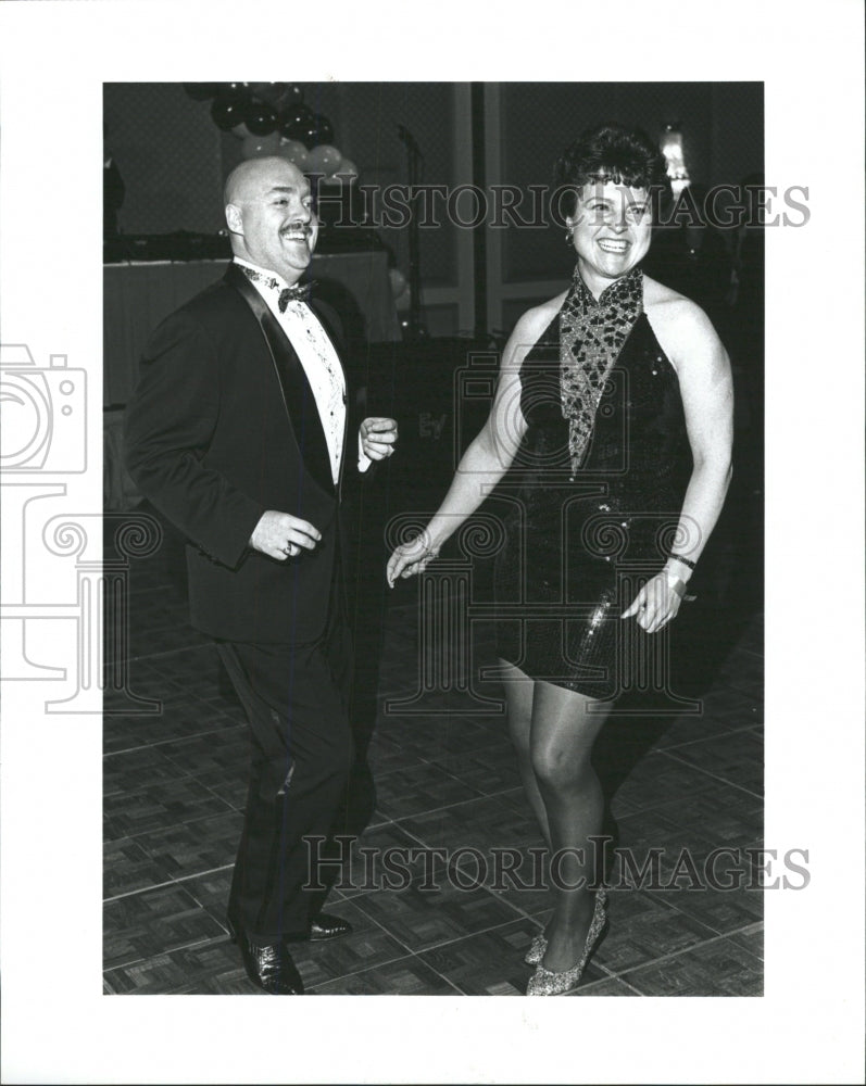 1994 Press Photo Kelly Haworth Evlyn Zuehike dancing - RRW43021 - Historic Images