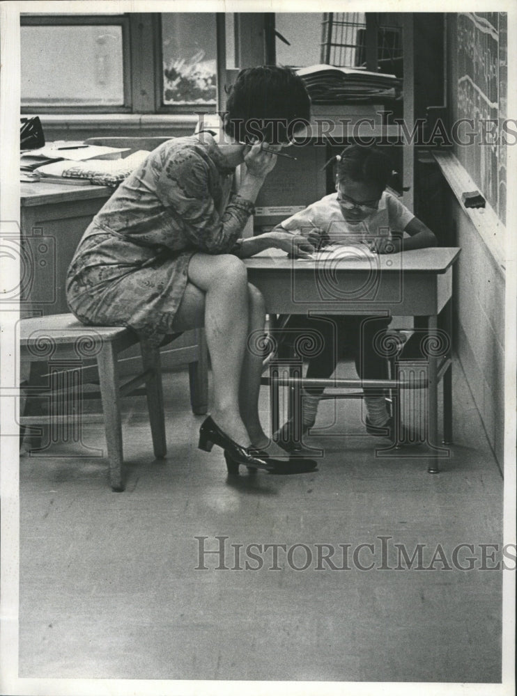 1969 Press Photo Teacher worked students school room - RRW43225 - Historic Images