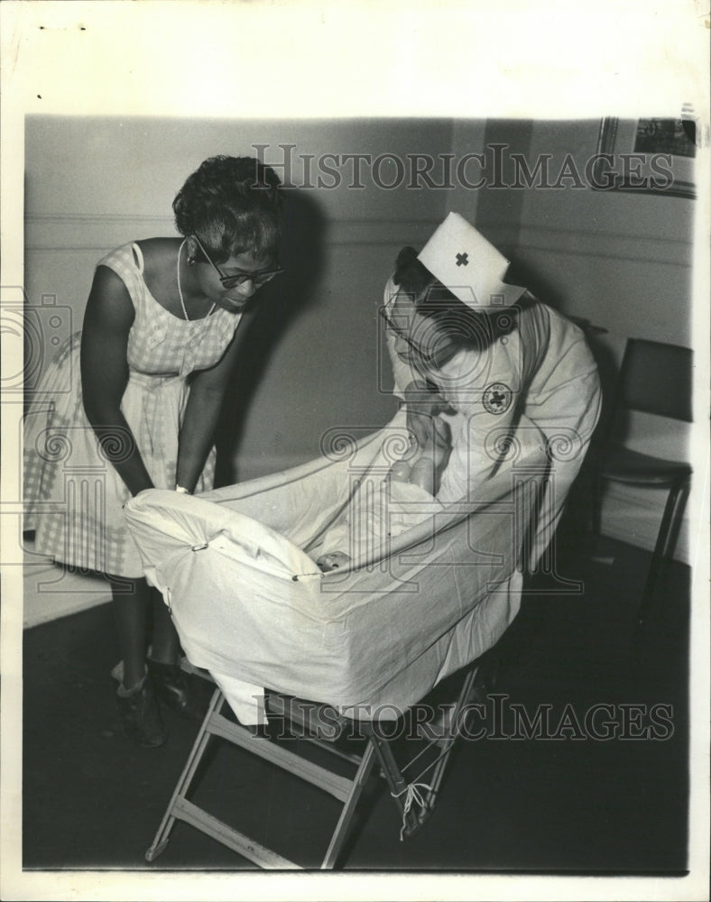 1963 Press Photo Margaret Gustafson Red Cross Sarah - RRW43235 - Historic Images