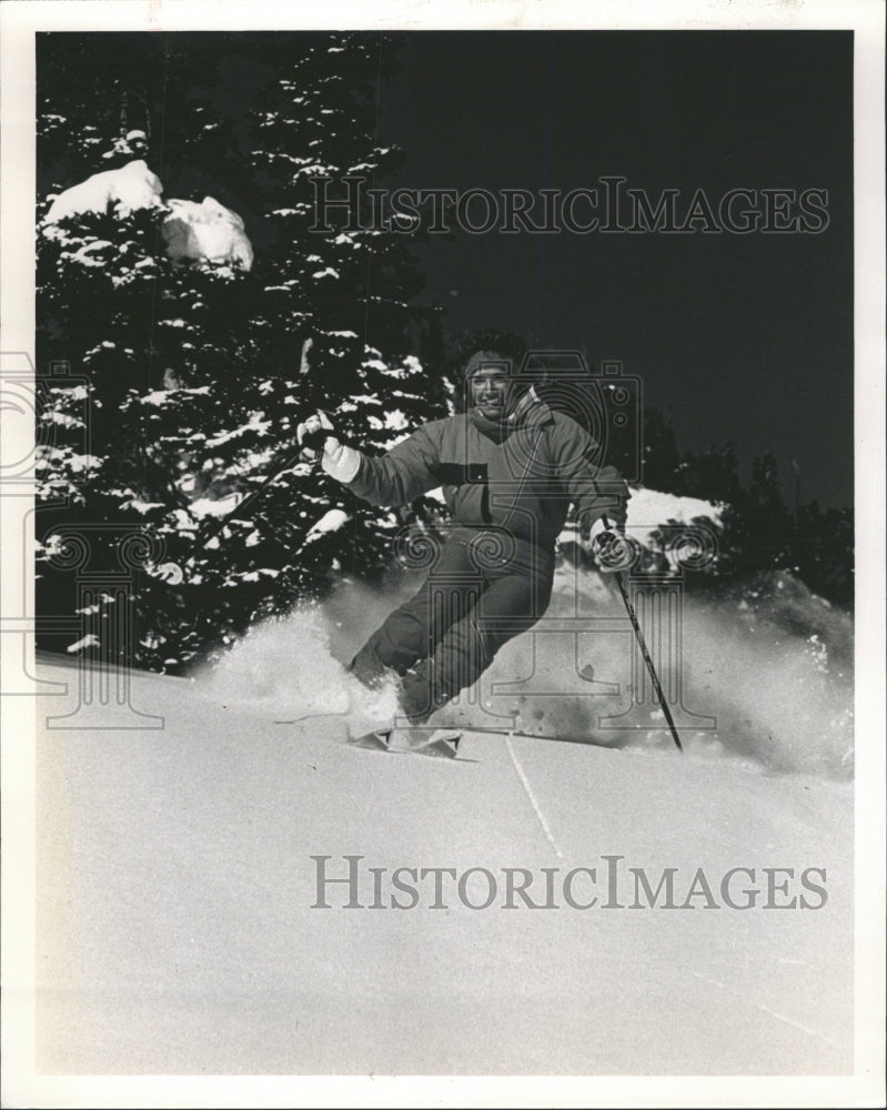 1993 Press Photo Chicago Ski Show&#39;s fashion show - RRW43283 - Historic Images