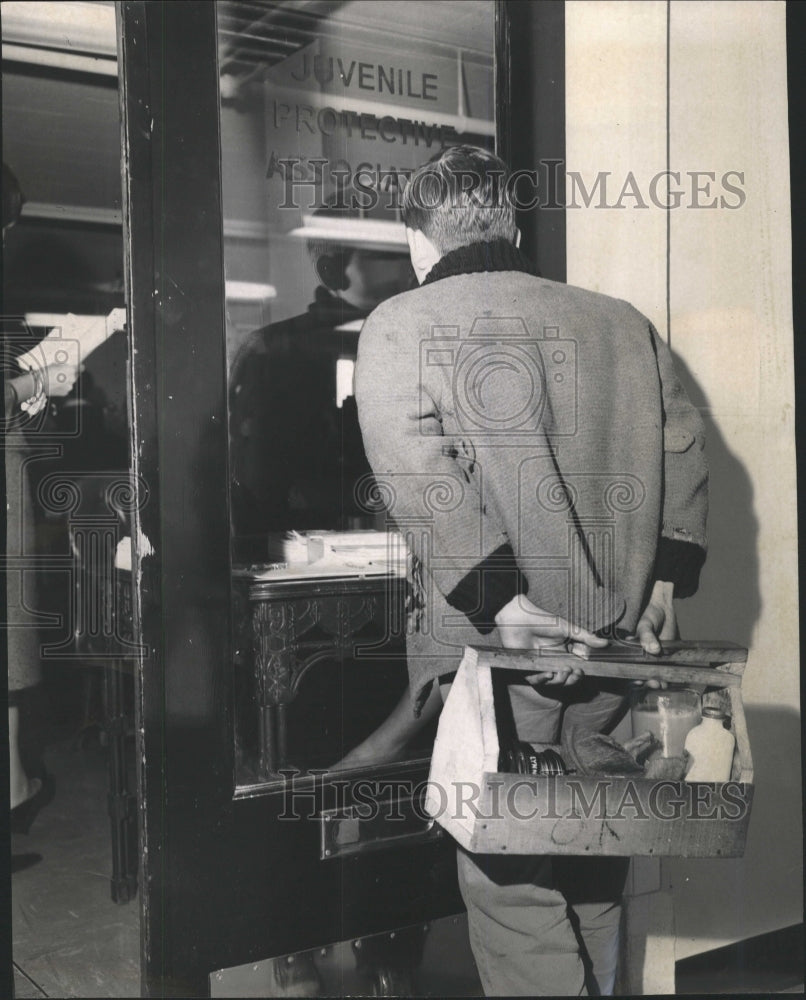 1963 Press Photo Juvenile Protection Association Shoe - RRW43385 - Historic Images