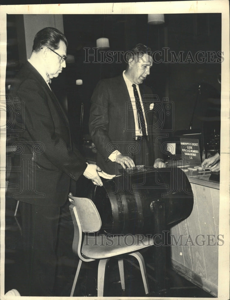 1964 Press Photo Elbert Wagner Clerk District Court Det - RRW43407 - Historic Images