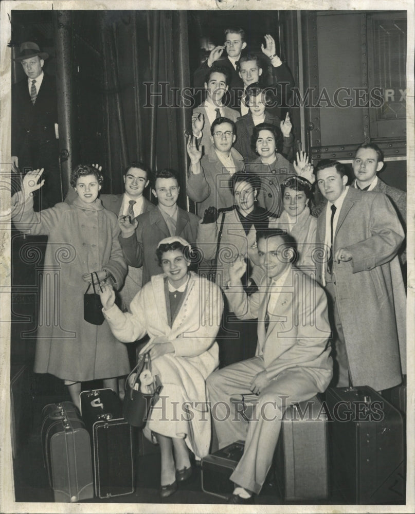 1954 Press Photo Group Teenager Roman Ron Najac Front - RRW43441 - Historic Images