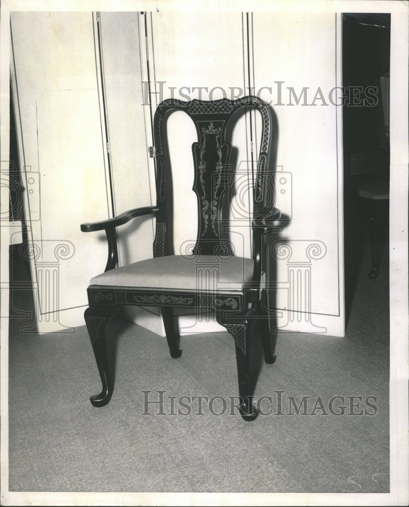 1963 Press Photo Queen Anne Chair - RRW43589 - Historic Images