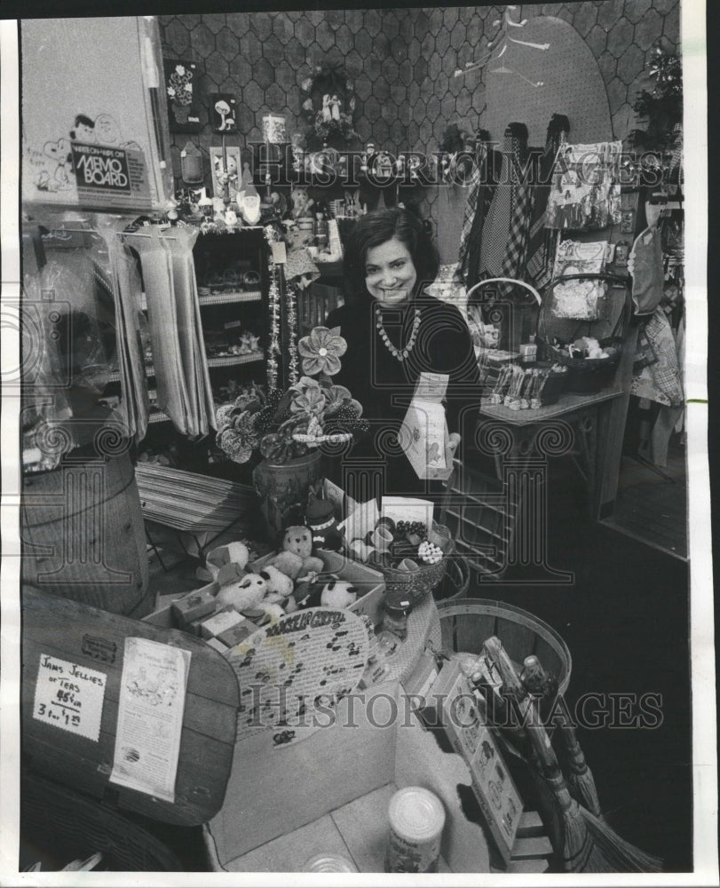 1974 Press Photo Shirley Stein Stands With Shop Gifts - RRW43667 - Historic Images