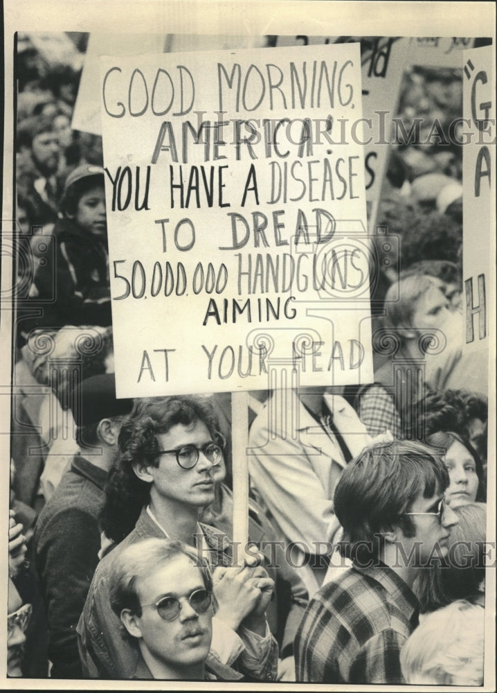 1981 Press Photo Demonstrators at an anti handgun rally - RRW43873 - Historic Images