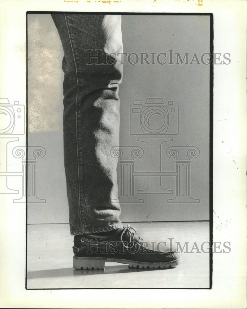 1983 Press Photo Shoes Timberland Men Fashion - RRW43917 - Historic Images