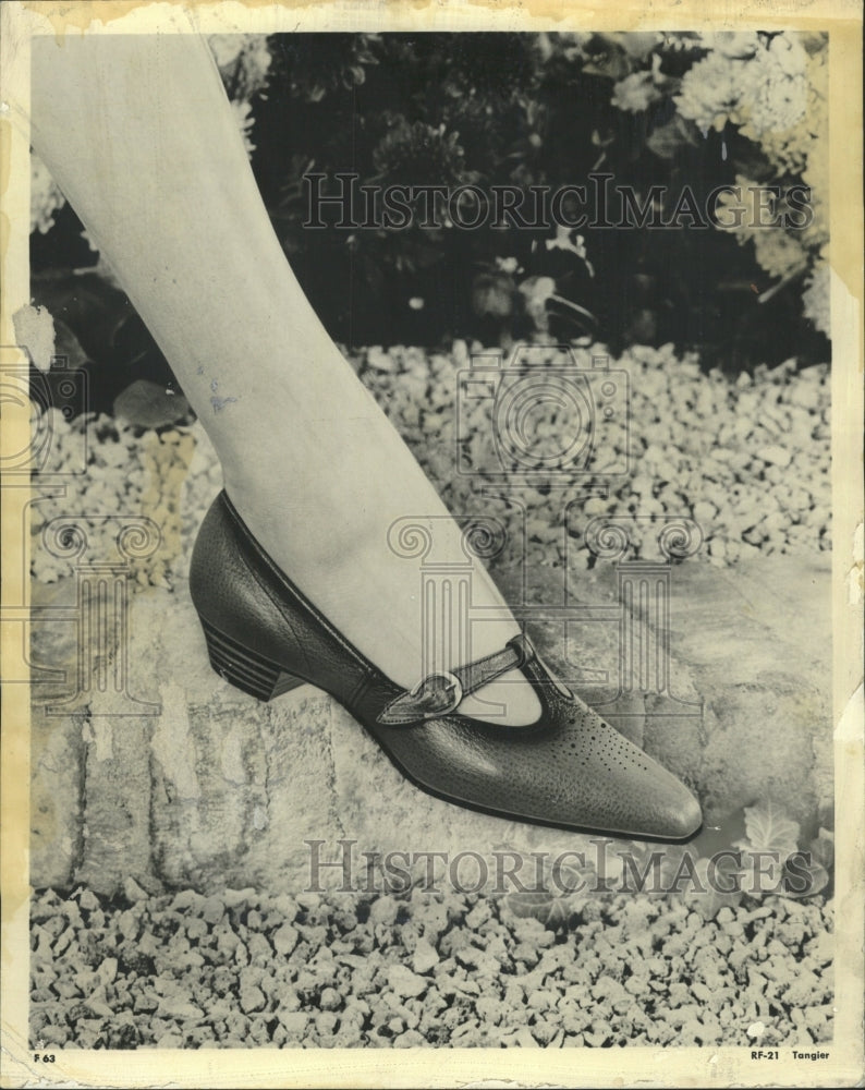 1963 Press Photo Casual Women&#39;s Shoe - RRW44041 - Historic Images