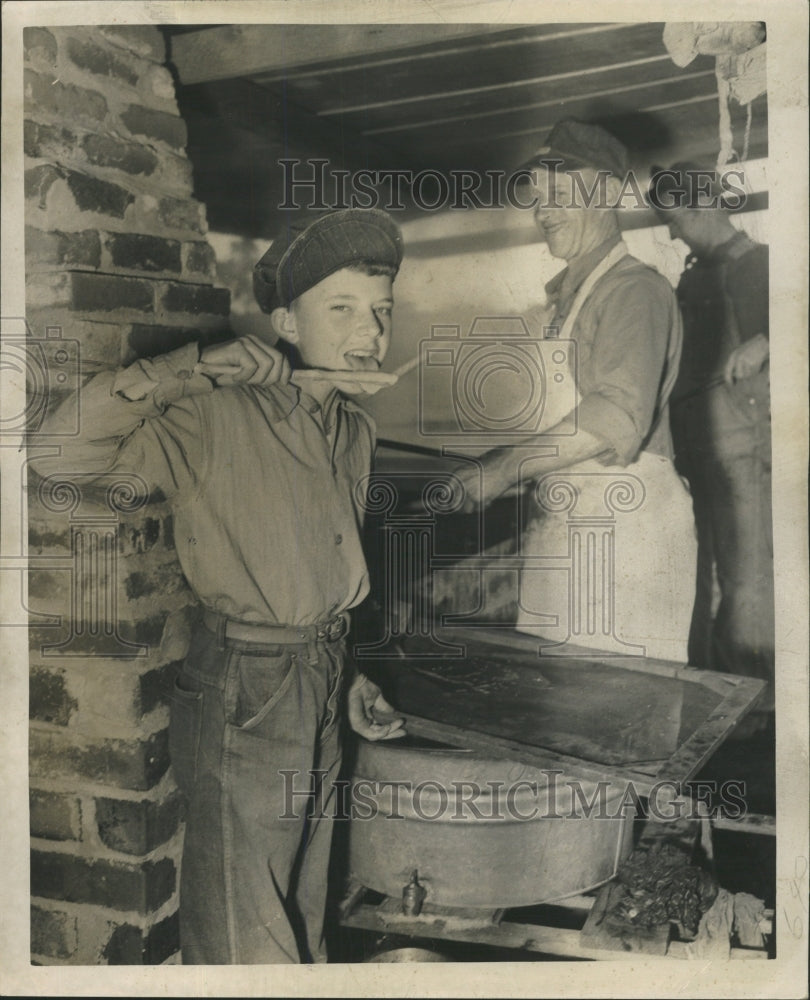 1949 Press Photo Young Marvin Pulley Molasses Producer - RRW44077 - Historic Images