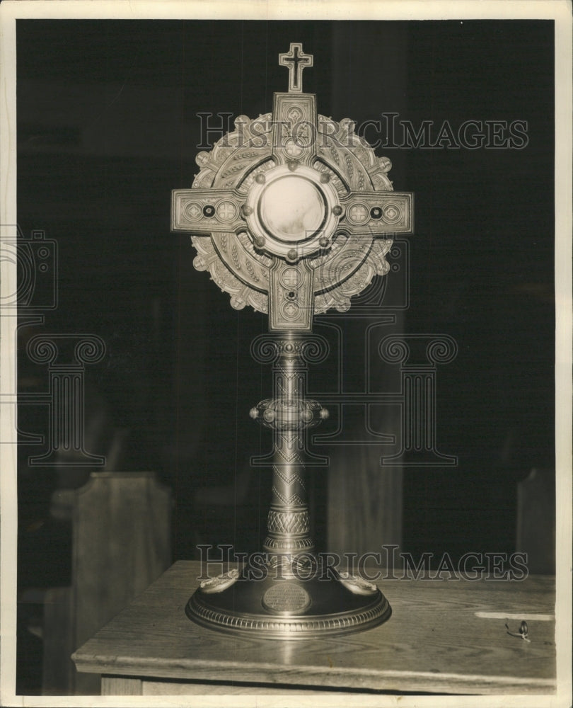 1938 Press Photo Monstrance Our Lady Of Sorrow Church - RRW44139 - Historic Images