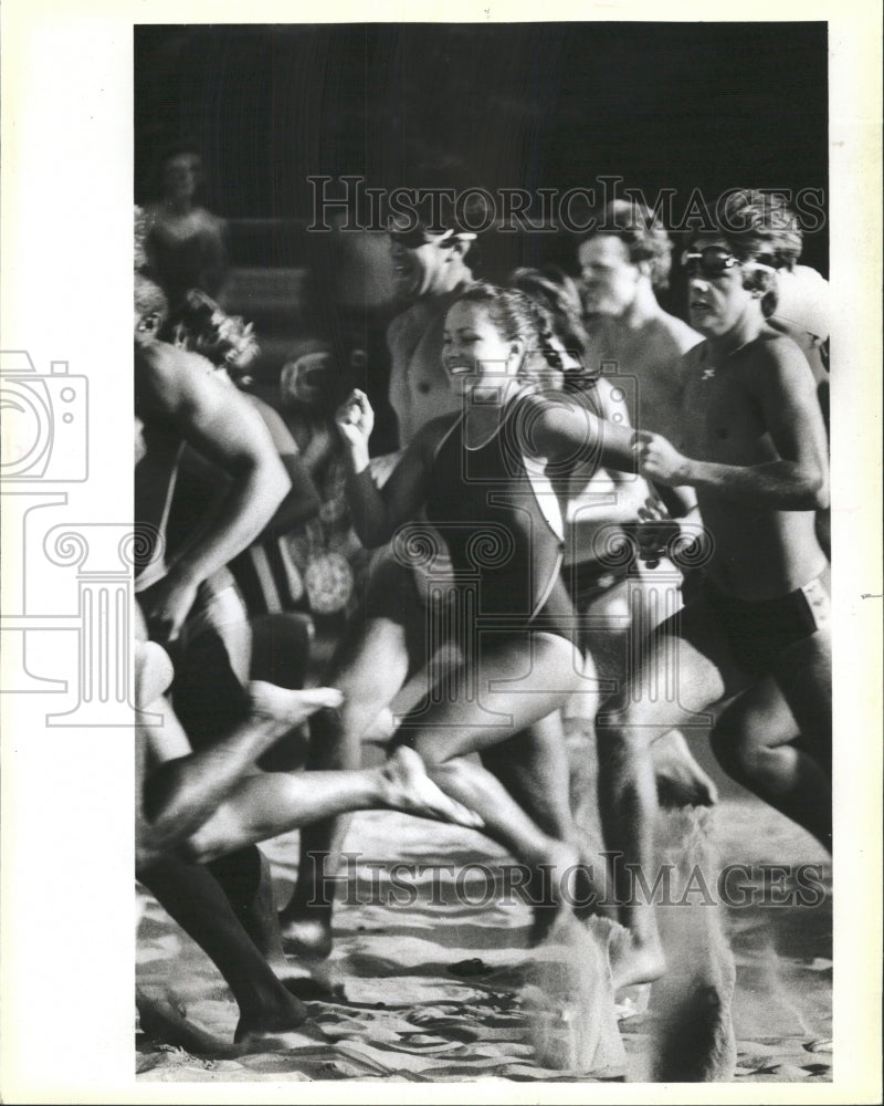 1983 Press Photo Lifeguard Competition Oak Street Beach - RRW44233 - Historic Images