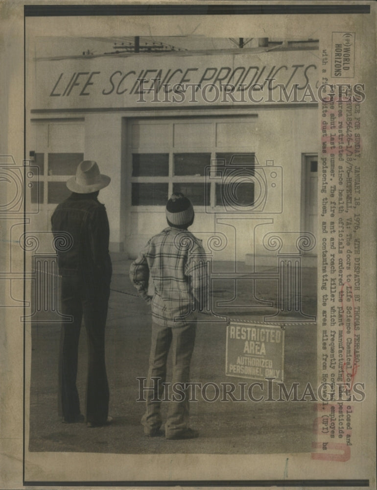 1976 Press Photo Life Science Chemical Co Chicago - RRW44245 - Historic Images