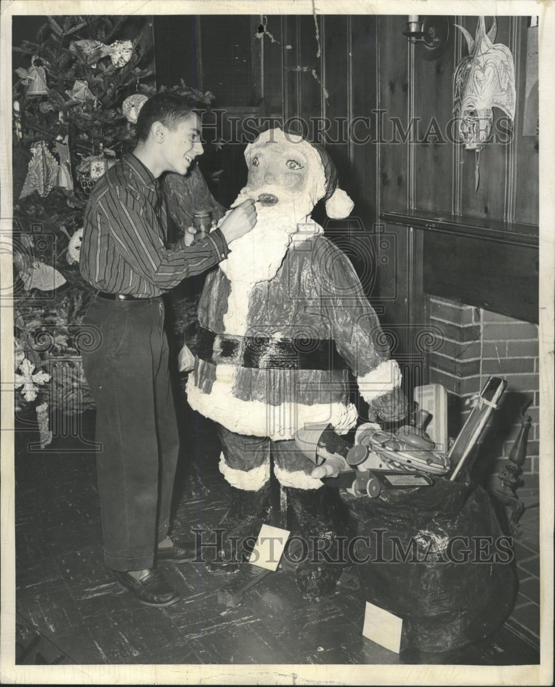 1956 Press Photo Art Fair Santa Claus Boy Painting - RRW44253 - Historic Images